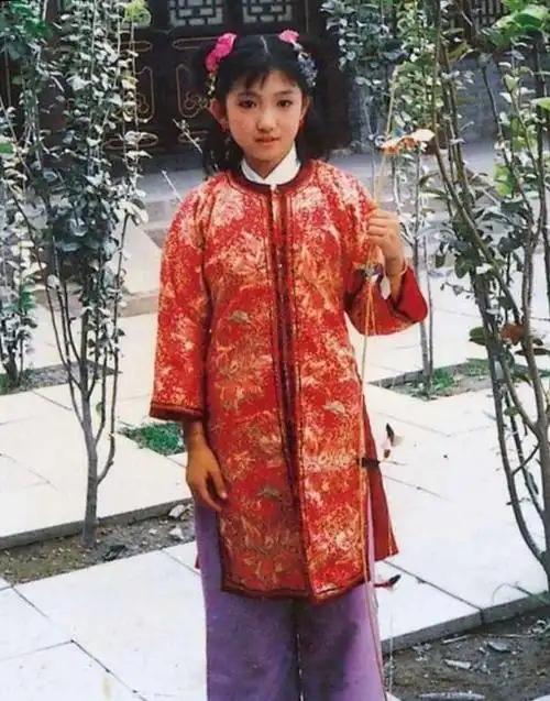 巧姐:势败休云贵,家亡莫论亲.偶固济刘氏,巧得遇贵人.