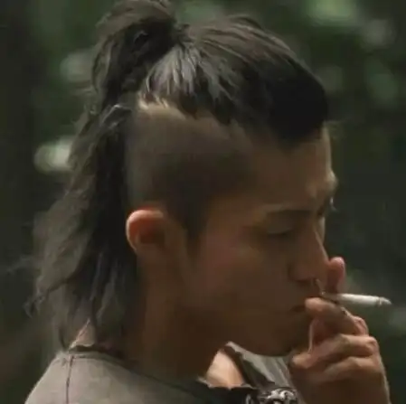 男生日式马尾如何扎 五款日式马尾发型来示范