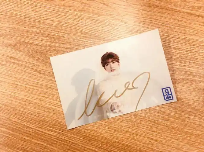 白色情人节限定福利抽送蔡徐坤签名照