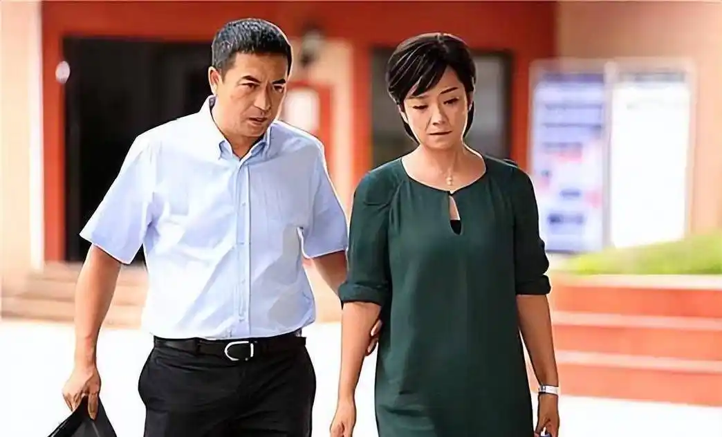 离婚21年后,回头再看张嘉译和杜珺二人境遇,夫妻差距太明显_事情_北影