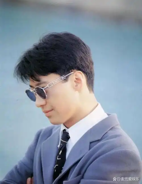 新"香港顶流"就这?回看当年港圈,神仙打架,帅哥云集,好怀念