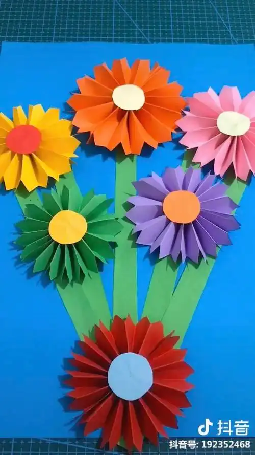 颐和城生态幼儿园第二季"空中课堂"——妇女节手工《美丽的一束花》