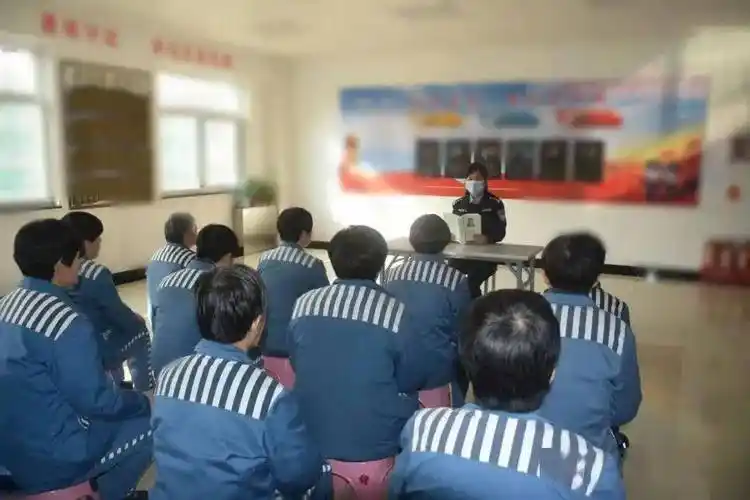 他们在坚守只因心中的忠诚红和身上的藏青蓝来源:永济监狱,晋城监狱