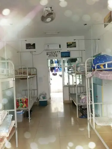 2018年海口市琼山中学"我爱我家—最美宿舍"评比活动纪实