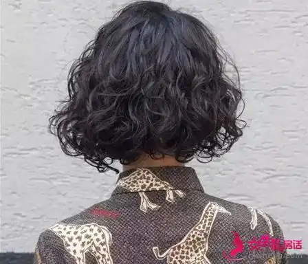 时尚短发小卷梨花烫发型 清新又显瘦