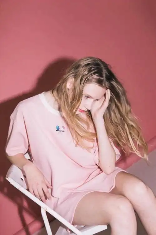 手机壁纸# #背景# #锁屏# #壁纸# #墙纸# #粉色系# #欧美女生# #藕ⅱ