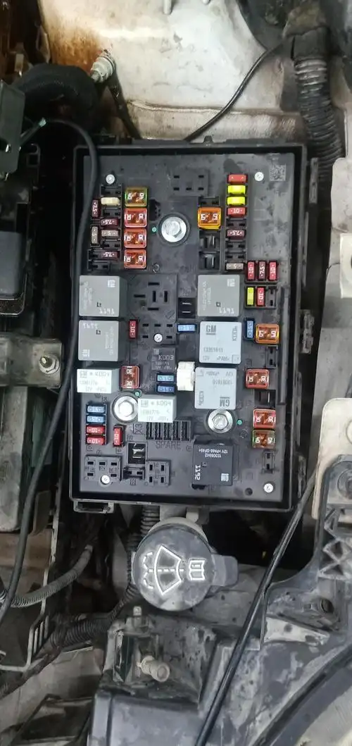 朗逸起动机继电器图