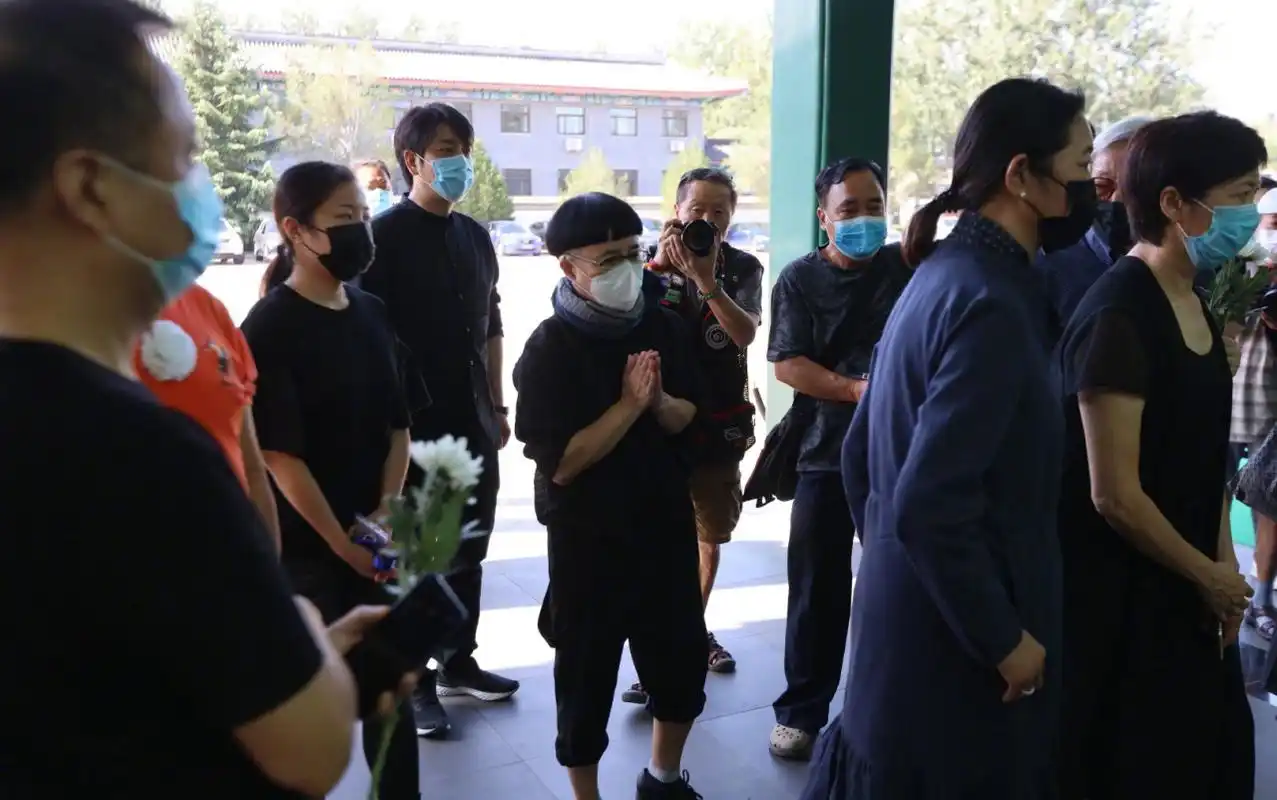 每日易星闻沈力遗体告别仪式 8月3日上午,"中国荧屏第一人",中国第一
