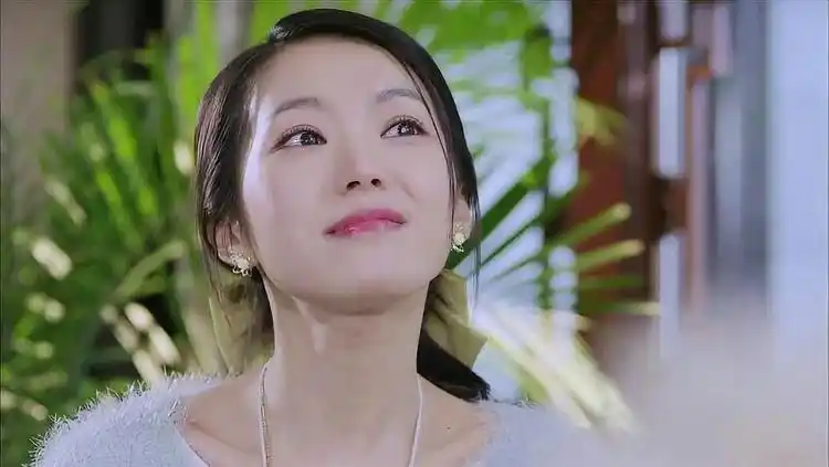 千金归来:丁佳慧偷偷潜入长清房间,做贼被抓住,这下好看了