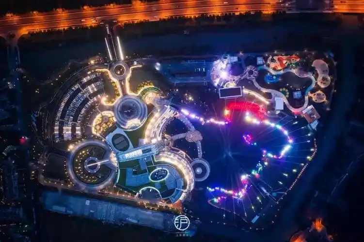 上海深坑酒店带你探索奇幻光影水幕秀