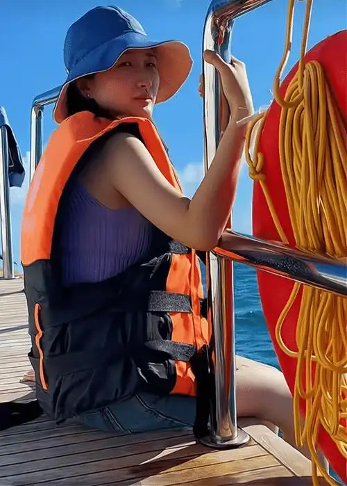 dnf旭旭宝宝偷拍老婆韩茜茜韩茜茜惊艳回眸这眼神太绝了