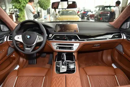 2019款 宝马7系 改款 750li xdrive v8 豪华套装内饰