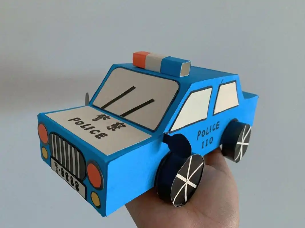 幼儿园手工作业警车03