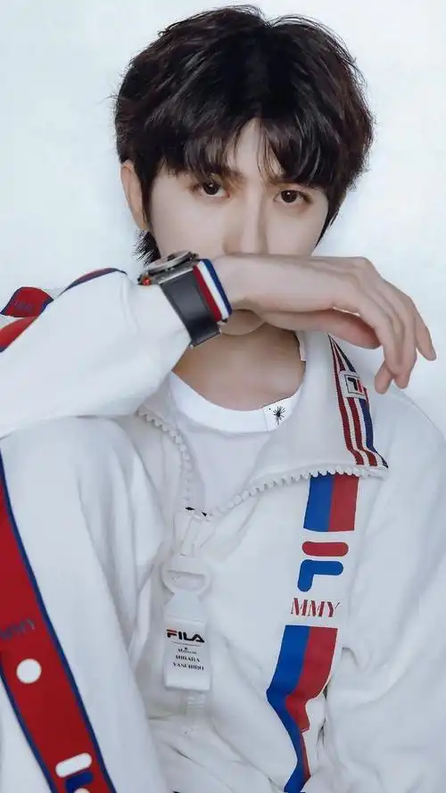 蔡徐坤三宫格壁纸——蔡徐坤三宫格壁纸高清-星座梦城