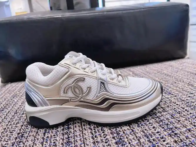 chanel  #chanel  #运动鞋  #香奈儿运动鞋  #香奈儿 #鞋控  #鞋子