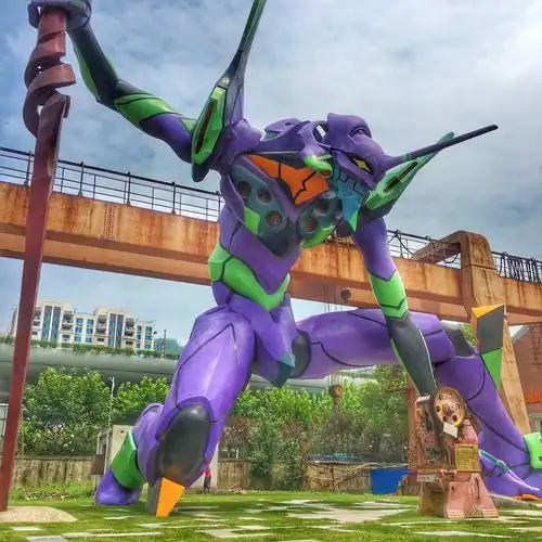 近距离观看上海新业坊25米eva初号机雕塑是一种什么样的体验目前是否