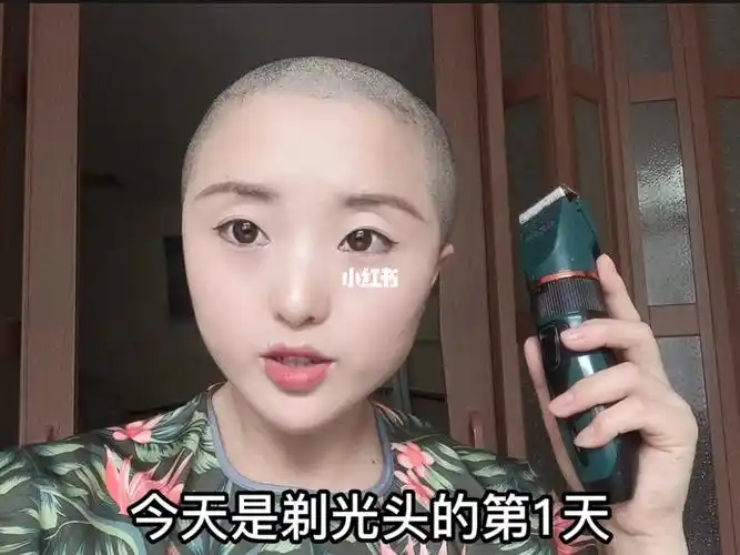 很多姐妹想看的剃光头第1天到100天头发每天的变化过程终于剪辑好了看