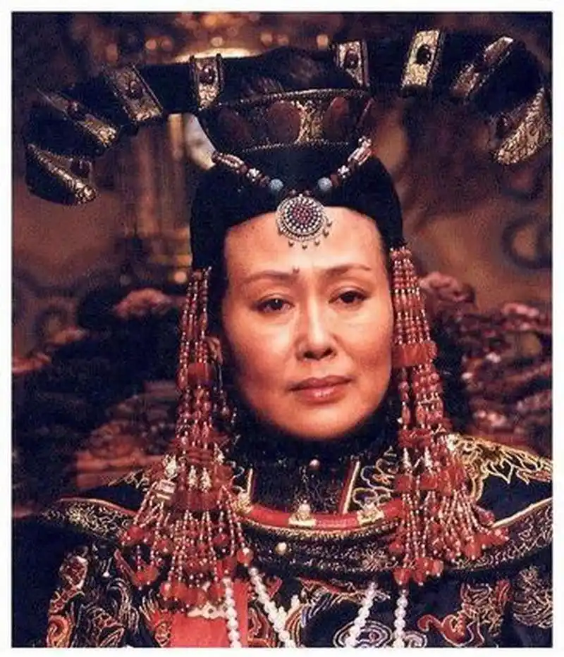 1992年,《康熙王朝》刘大印花了4个月找到斯琴高娃,让她出演孝庄皇后