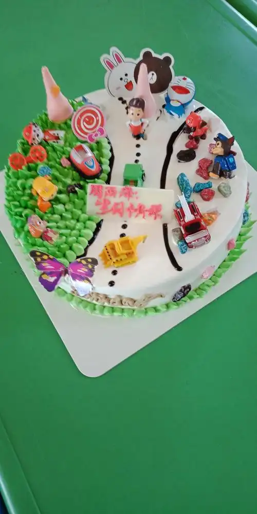 雨泽妈妈给孩子精心准备的生日蛋糕!