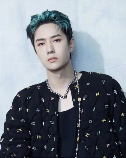 王一博动漫蓝绿发色刘海挑染真绝了酷炫时髦神仙发色还得挑染