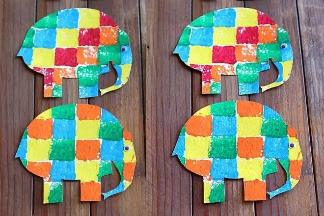 中班美术海绵画花格子大象艾玛步骤图解