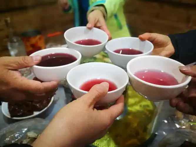 大碗喝酒,爽哈!