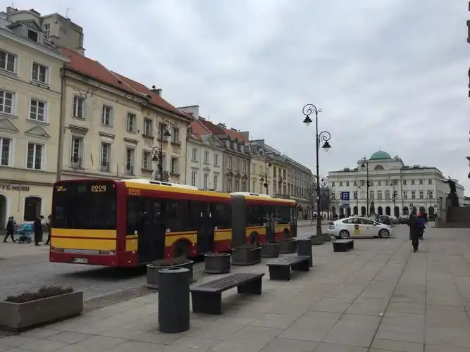 2024克拉科夫郊区街游玩攻略,沿着大路走,会经过几个主要.