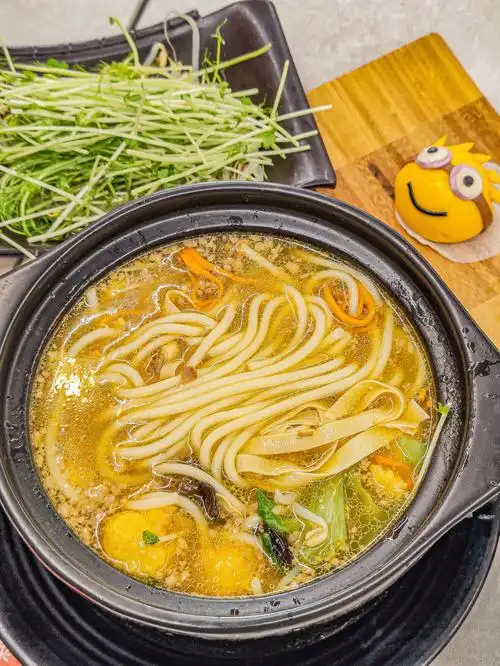 来大连一定要吃的砂锅米线十九年本土老店