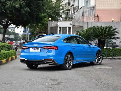 奥迪a5 2022款 sportback 45 tfsi quattro 臻选动感型车身外观_流光