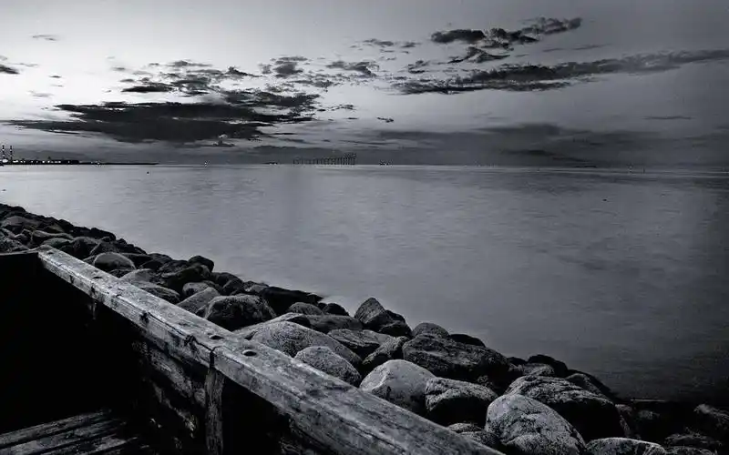 黑白的大海,高清壁纸,风景图片-回车桌面