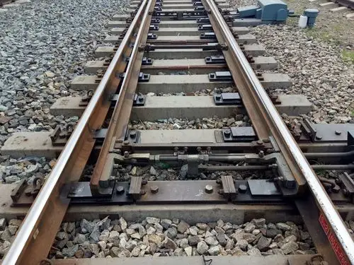 该组道岔图号为sc330,本次检查问题3件