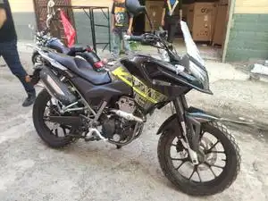 金城铃木200cc摩托车,配三箱,不配3箱减2500手续齐全