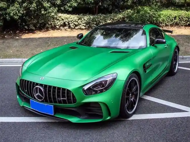 新到一台 奔驰 amg gt r 绿魔绿 极品二手车这台车去年2月上牌,行驶了
