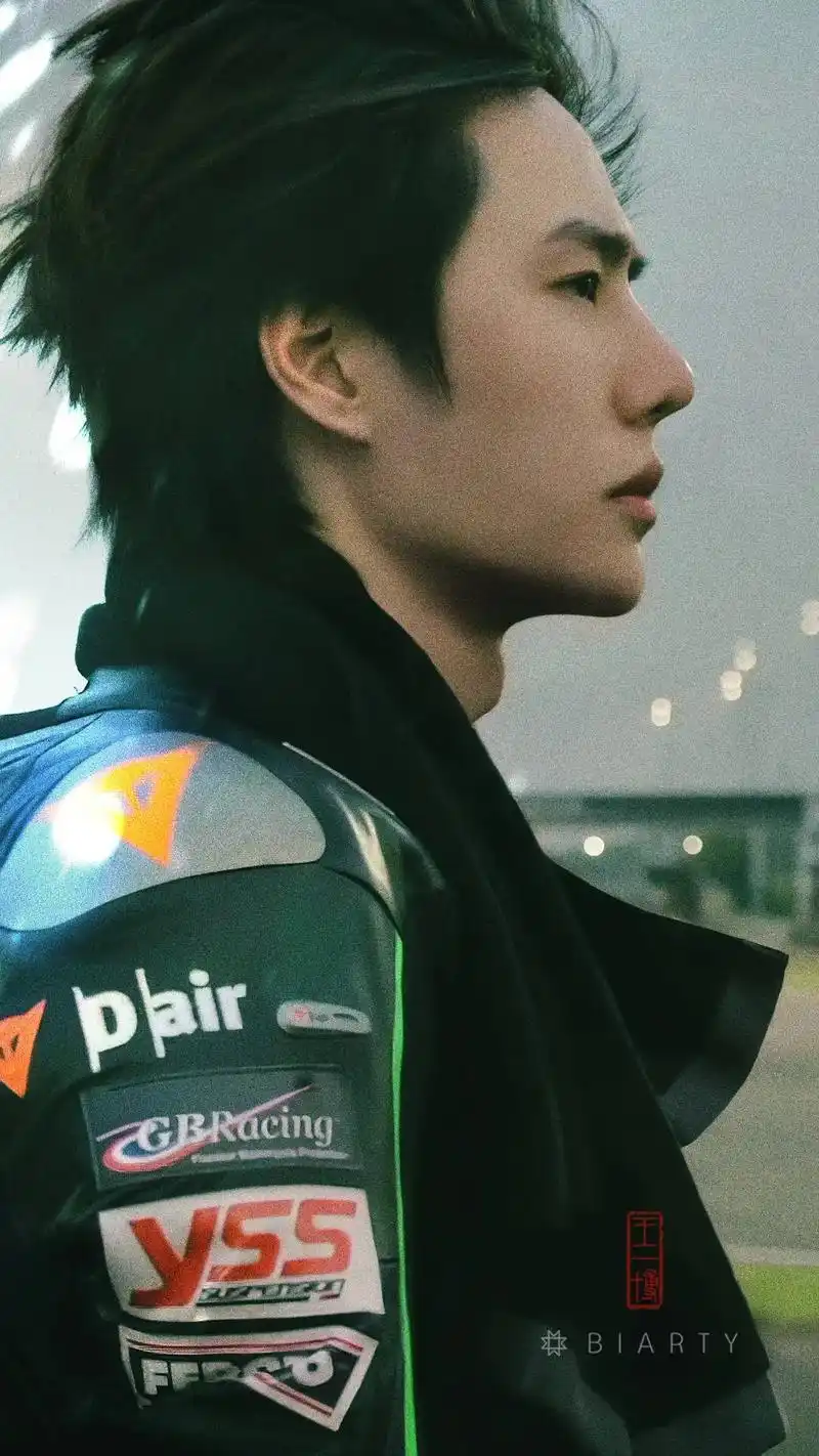 王一博 #85号车手王一博 #王一博平安喜乐 #酷盖王一博 - 兑趑