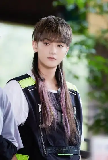 黄子韬日系狼尾长发帅气图片46