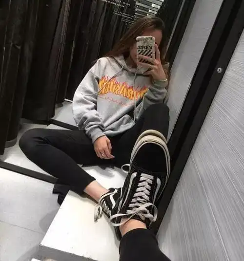 不拍多浪费95试衣间镜子那么大,全身照尤其适用95蹲着,坐着拍95