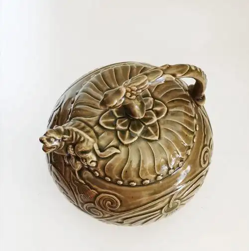 [精品鉴藏] 五代耀州窑青釉刻花提梁倒流壶