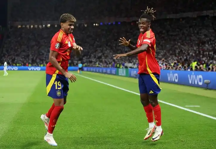 2016年欧洲杯比利时的阿扎尔以及威尔士的拉姆塞,2021年欧洲杯瑞士的