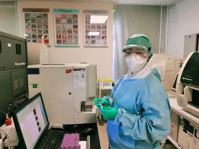 致敬看不见的医生——检验尖兵