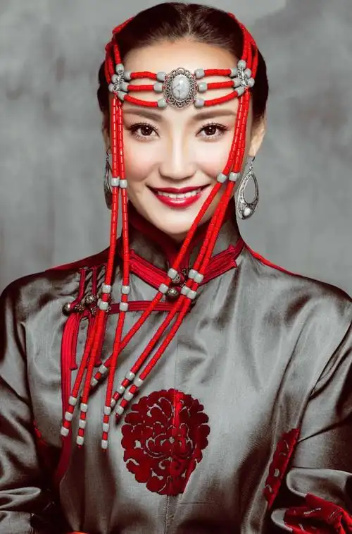 mv发布我多想回家乡如夏日清泉滋润心田乌英嘎用声音与家乡相拥