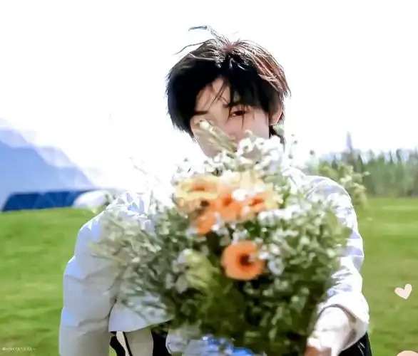 宋亚轩的笑容真的可以治愈人心