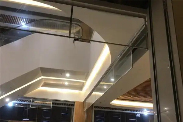 仁怀市商场防火玻璃挡烟垂壁