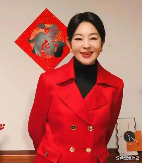 倪萍近照变化太大认不出!64岁脸部无皱纹,网友:越来越像刘晓庆