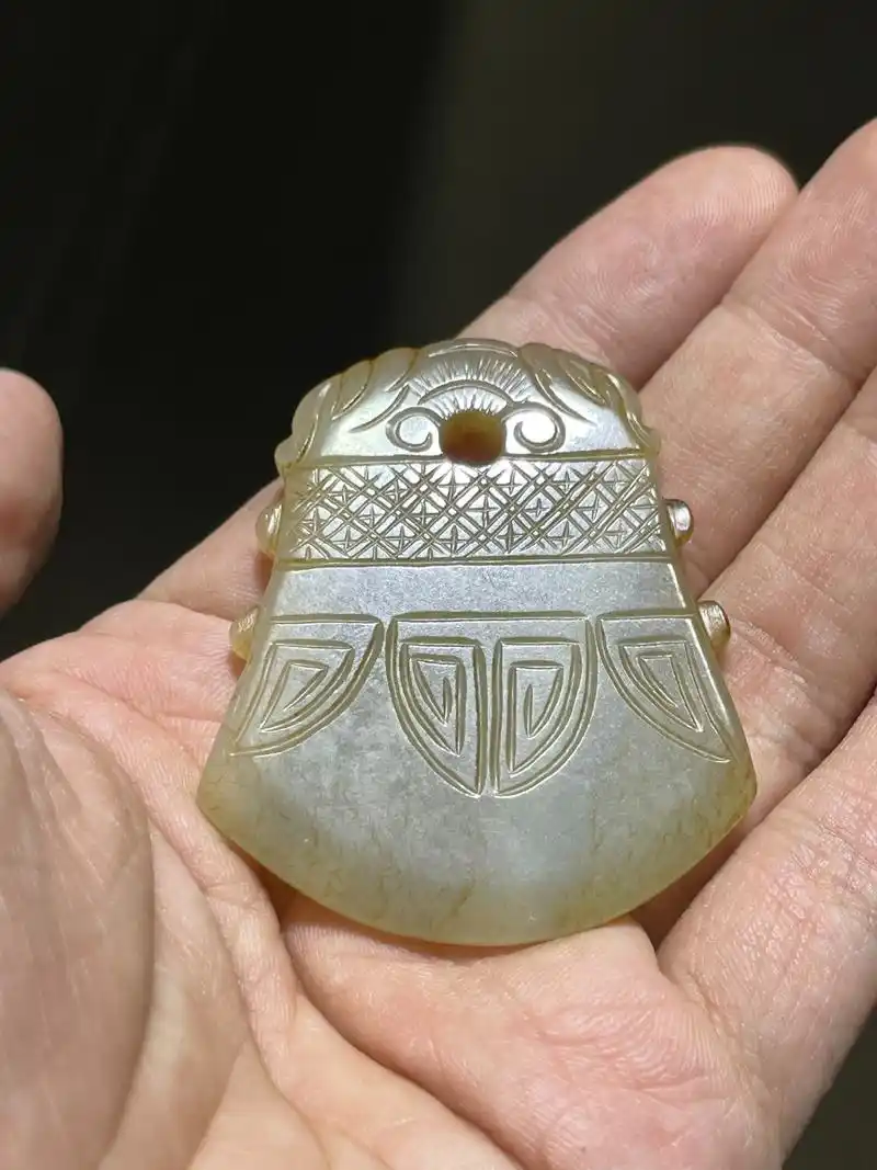 双龙——玉斧钺