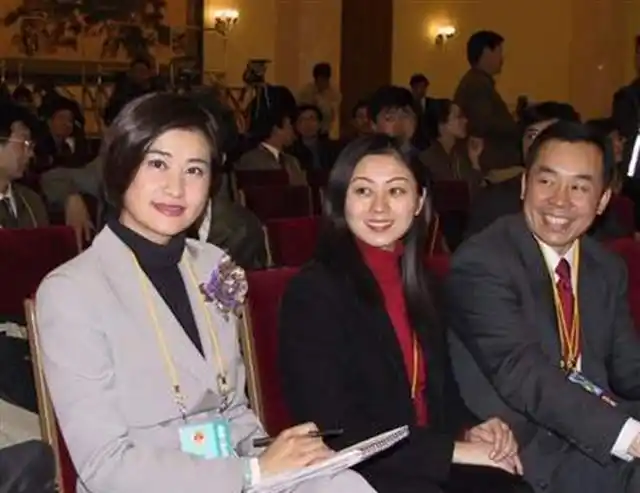 吴小莉曾是凤凰卫视当家女主播后嫁大23岁男友