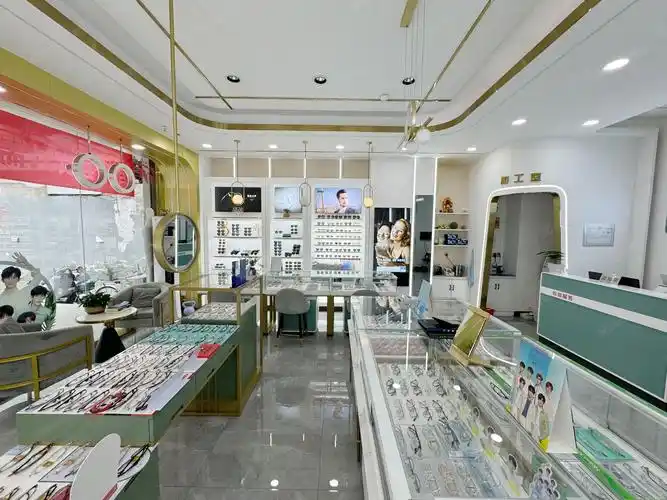 (转让) 全城商铺)和平路义乌对面营业中多年眼镜店转让