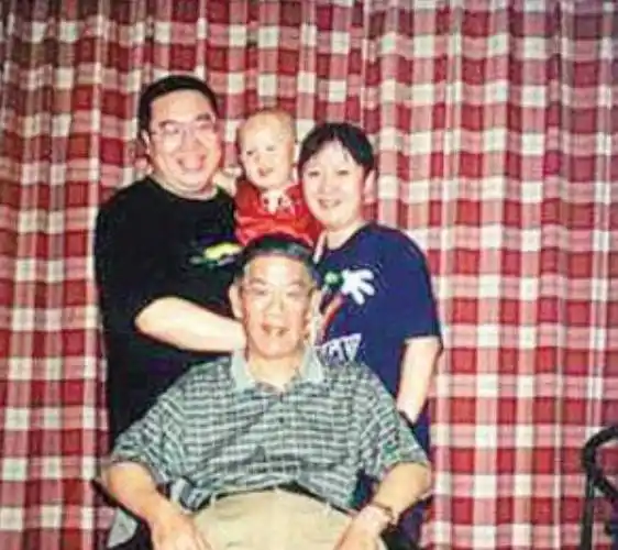 原创英达分手后娶了梁欢小儿子是他的骄傲大儿子是他的心病