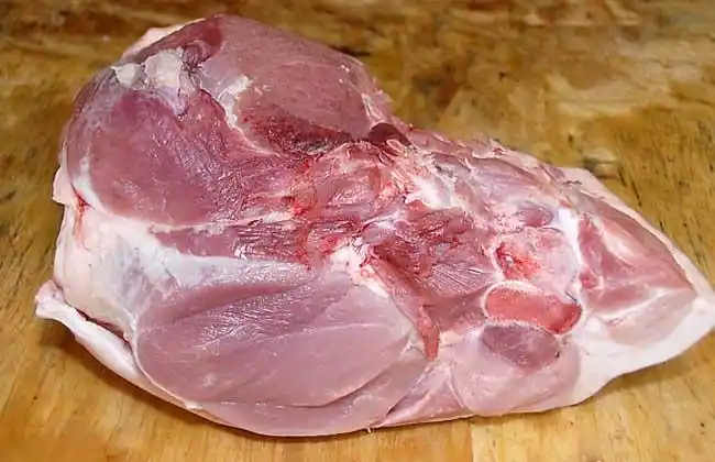 今天全款买了20斤肉老板说我是菜市场最靓的仔感觉人生达到巅峰