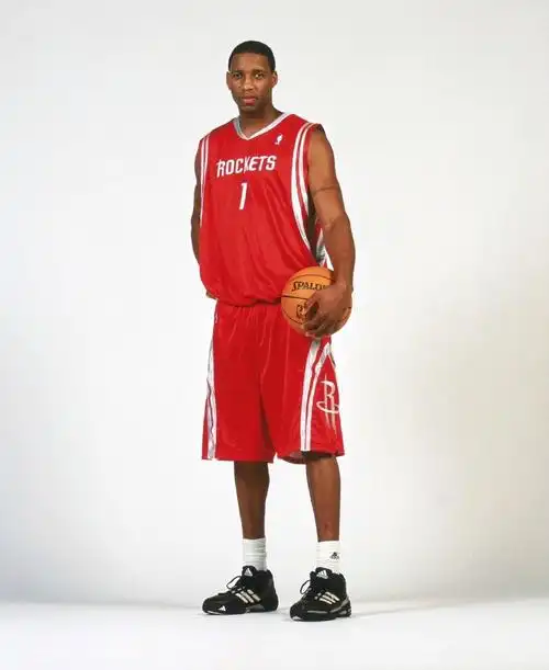 2004年麦迪加盟火箭队后拍摄的一组定妆照