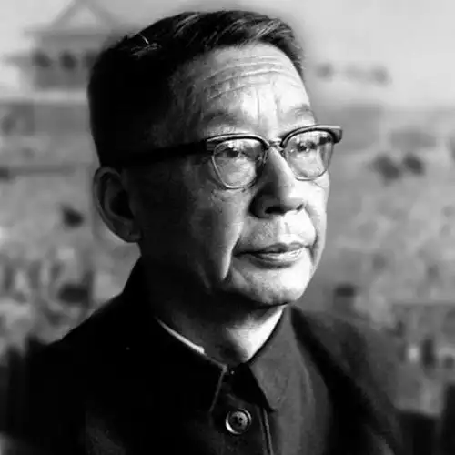 一刻| 文学巨匠老舍自杀的前夜,他后悔没有上前劝阻!